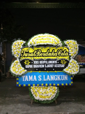 Papan Bunga Duka di Kujangsari